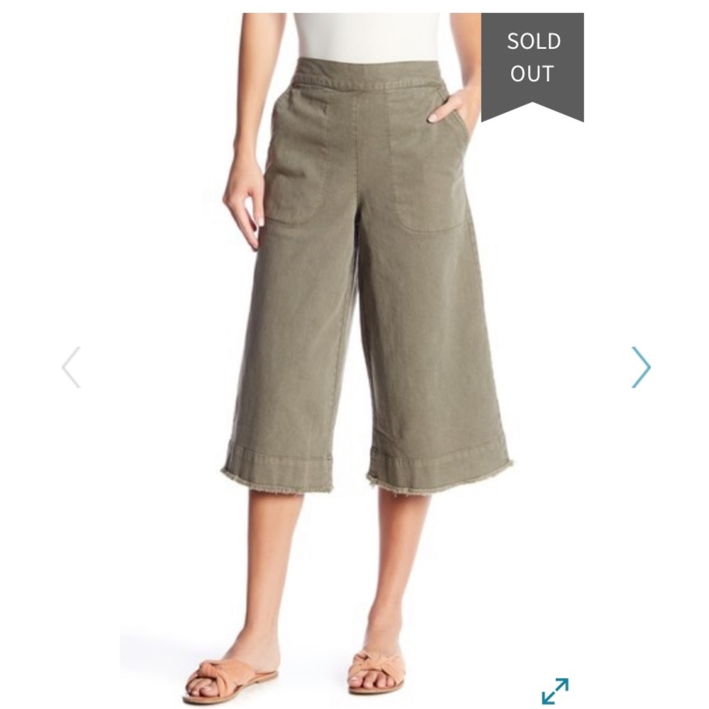 Splendid brand Denim Cropped Wide Legged Pants